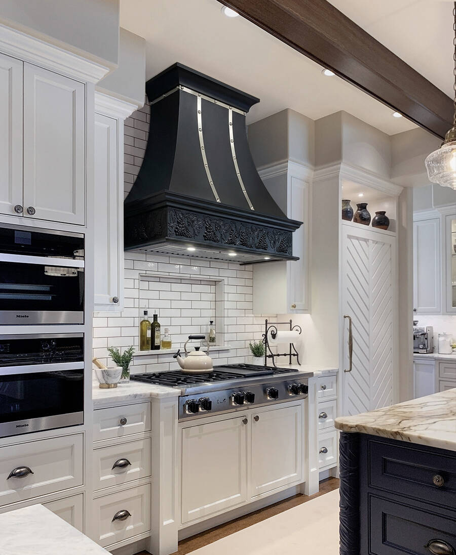 ELITE Texas Custom Black Stainless Steel Range Hood with Patten EL7-S13
